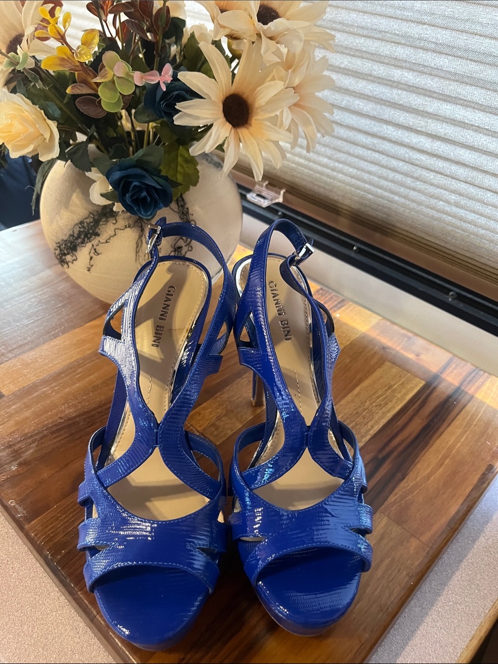 NEW Gianni Bini Electric Blue Patent Strappy Slingback Heels